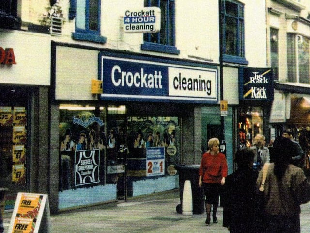 Commercial Street in Leeds city centre showing Crockatt Dry Cleaners and Tie Rack. On the left is Granada TV & Video.
