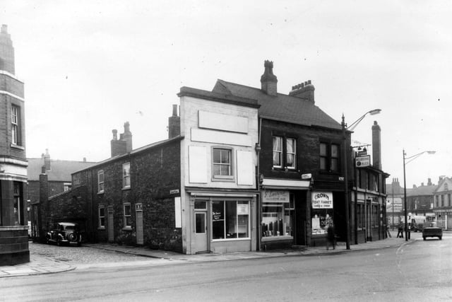Copley Yard off Tong Road at Wortley in June 1959. TYhe Crown Meat Market with The Crown Hotel on Wellington Road is visible on the right edge.