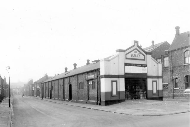Burley Picture House pictured in November 1959. Wordsworth Street is on the left and Roberts Place to the right. Kirkstall Road is at the bottom of Wordsworth Street.