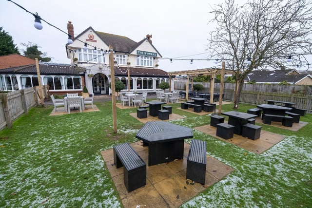 As part of the refurbishment, guests of the Byways can enjoy an all-new outdoor seating area, complete with revamped beer garden and newly constructed pergola in the pub’s front garden.