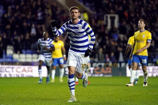 Reading have offered another contract to in-demand midfielder John Swift as a number of Premier League clubs consider a move for the former Chelsea player (Get Reading)