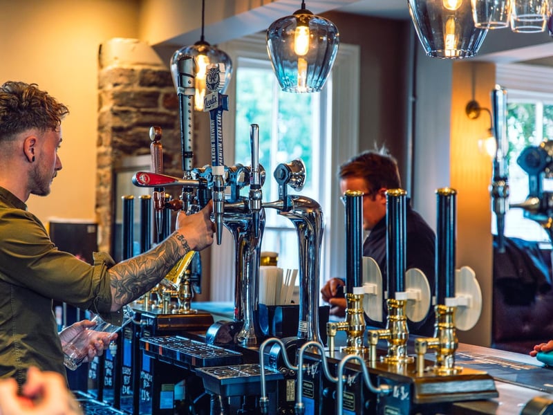 Hidden away in Holbeck Urban Village, The Midnight Bell's enclosed courtyard beer garden has become a favourite for summer drinks and pub food. 📍101 Water Ln, Holbeck, Leeds LS11 5QN