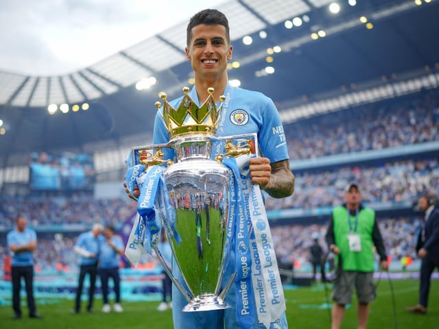 A standout performer in a star-studded Manchester City team, Cancelo’s performances during the 2021-22 campaign earned him a spot in the supercomputer team of the season with a score of 83.90. Out of all Premier League players, Cancelo led the way for most carries into the final third while also making the fourth most progressive carries. He also averaged the most possession adjusted ball winning tackles of any full-back in the division.