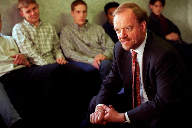 Labour's spokesperson on Foreign Affairs, Robin Cook, talks to sixth form pupils while visiting Allerton High School.