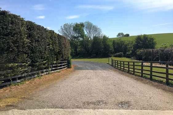 Low Greenlands Holiday Park, Tewitfield
Peaceful site close to the Lake District and Yorkshire Dales
Near the M6: 20 minutes' drive to Kendal, Morecambe or Kirkby Lonsdale
Dog-friendly site 100 yards from a farm shop and retail village