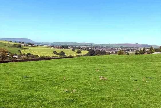Pendle Prospects Wild Camping, Trawden
Peaceful Lancashire site with far-reaching views over Pendle Hill
A 10-minute drive from Colne and half an hour from Skipton
Next to a recreation ground; 10 minutes' walk from a café and pub