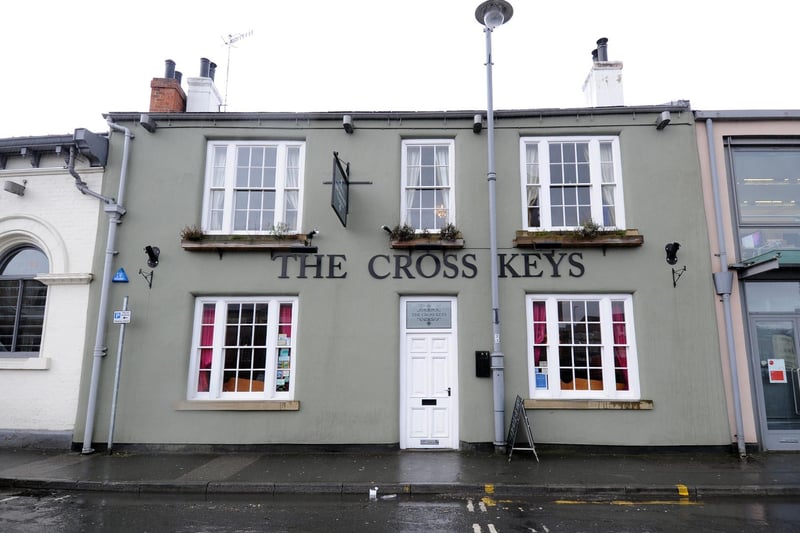 Down the road from the Midnight Bell is The Cross Keys, a delightful gastropub with ample outdoor seating. The pub is serving a burger menu on weekdays and Saturdays and a roast sandwich menu on Sundays.