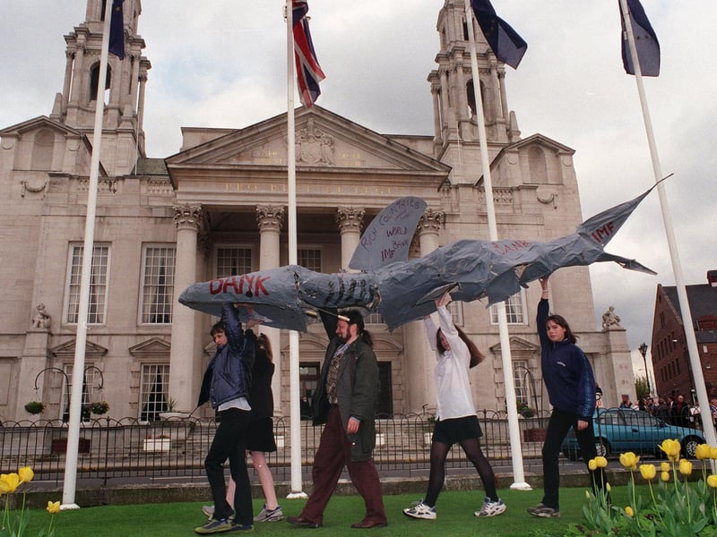 The Jubilee 2000 campaign for a debt free start for one billion people in third world countries was depicted by a ( loan ) shark made by Agnes Stewart High School pupils.