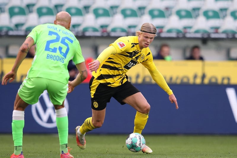 Borussia Dortmund chief Michael Zorc says there is no gentleman's agreement in place for Leeds-born Erling Haaland to leave the club but that Jadon Sancho could be allowed to depart - with Manchester United leading the chase. (Sunday Mirror).