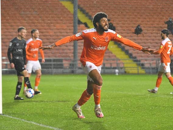 Simms scored twice as Blackpool beat Doncaster to book their place in the play-offs