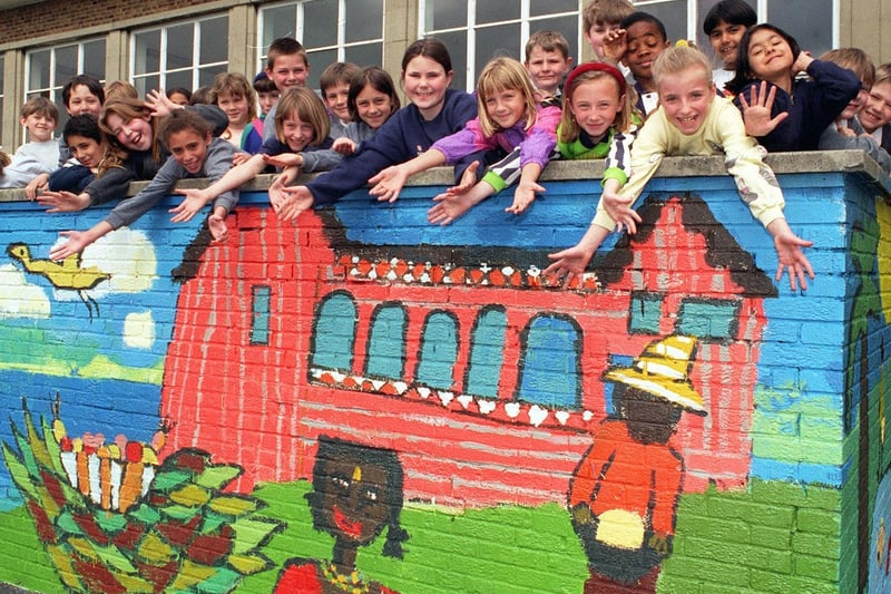 More than 120 pupils from Alwoodley Primary helped produce an outdoor mural with a Caribbean theme under the direction of Leeds artist Alan Pergusey.