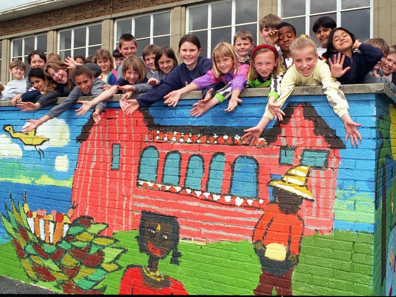 More than 120 pupils from Alwoodley Primary helped produce an outdoor mural with a Caribbean theme under the direction of Leeds artist Alan Pergusey.