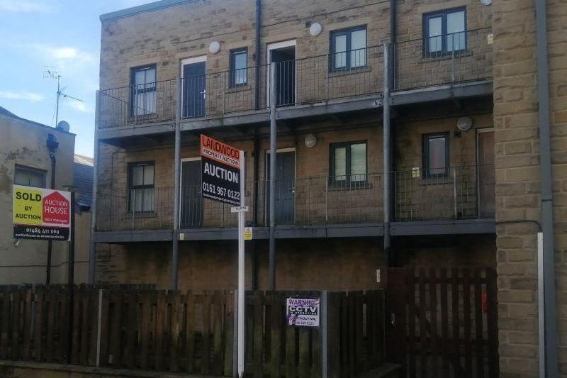 Offered by online auction, this two bedroom apartment in Halifax town centre benefits from an en-suite shower room to one of the bedrooms and has recently undergone some improvement work. For sale with Landwood Group - 0161 468 0012