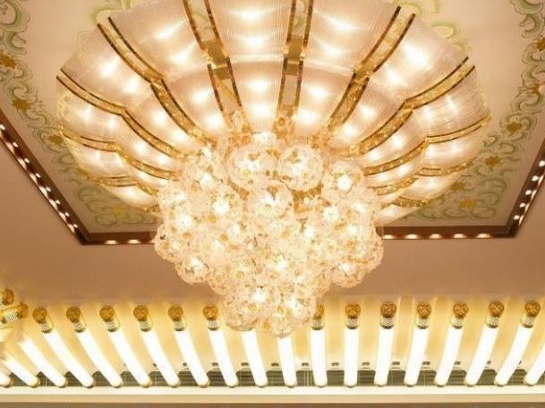 With houses and rooms usually having more than one light, us Yorkshire folk have a nominated big light.