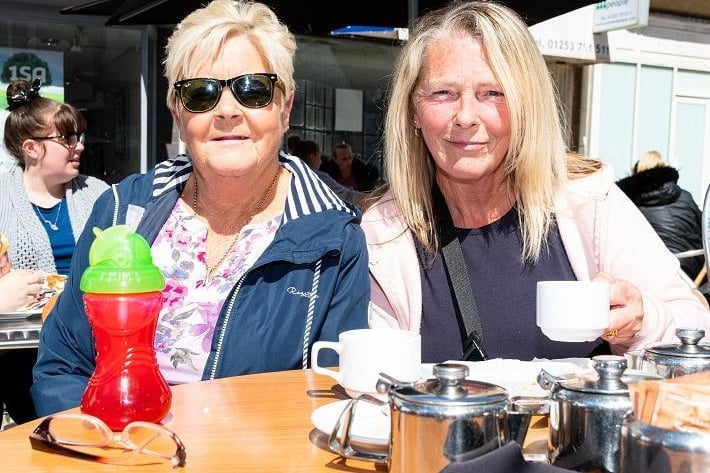 Sue Lane and Anne Boyd enjoying a drink at Peppermill.  Photo: Kelvin Stuttard