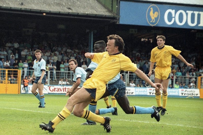 For the first part of the 1990/91 season PNE didn't have a shirt sponsor, as seen here against Reading.