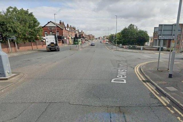 There is cycle lane work being carried out on the A653 Dewsbury Road between Garnet Road and Beeston Ring Road.

(photo: Google)