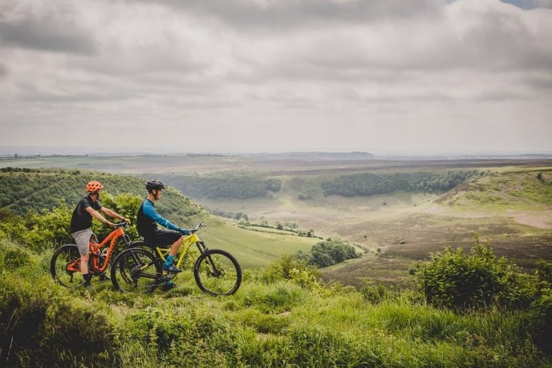 If you’re wanting a ride with a view, you’ll be spoilt for choice in Ryedale but the rollercoaster ride on the edge of the Yorkshire Wolds is a cycling club classic.  From the hilltop at Leavening Brow, there are breath-taking, king’s-eye views across the whole of Ryedale to the distant Pennines.