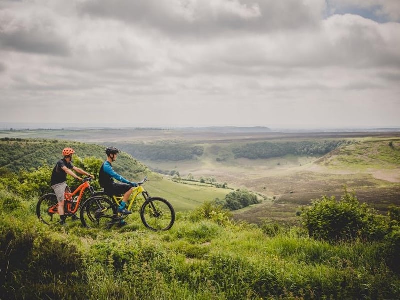 If you’re wanting a ride with a view, you’ll be spoilt for choice in Ryedale but the rollercoaster ride on the edge of the Yorkshire Wolds is a cycling club classic. From the hilltop at Leavening Brow, there are breath-taking, king’s-eye views across the whole of Ryedale to the distant Pennines.