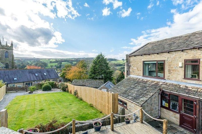 Hawkridge Cottage is an excellent five bedroom detached home in the ever popular Nidderdale town of Pateley Bridge, in the Harrogate district. The house is in an elevated elevated position at the top of Kings Street meaning it offers stunning views across the countryside. It is on the market with Dacre, Son & Hartley for £699.950.