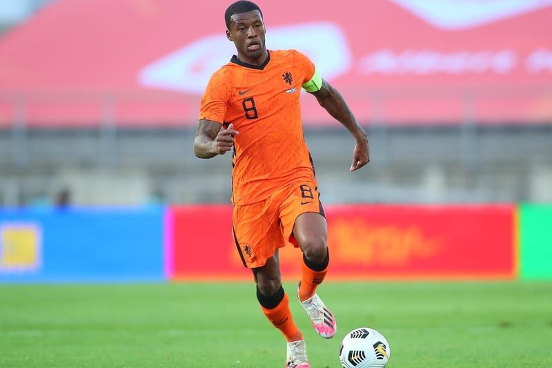Paris St-Germain are attempting to hijack Barcelona's bid to sign 30-year-old Dutch midfielder Georginio Wijnaldum, whose Liverpool contract expires at the end of June. (ESPN)