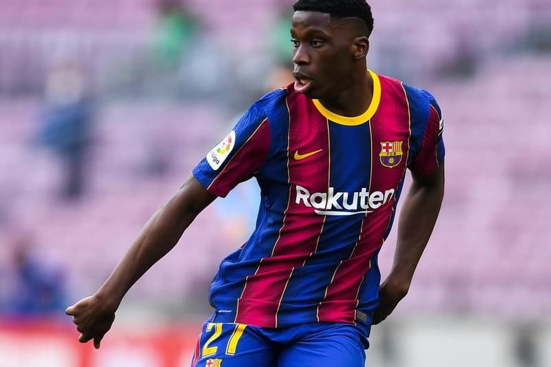Barcelona are set to offer a new deal to 18-year-old Spanish midfielder Ilaix Moriba who has been linked with both Manchester City and Manchester United. Moriba's current deal is up next summer. (Marca).