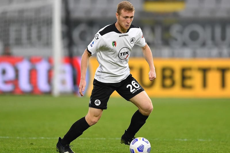 Leeds are leading the chase for young AC Milan midfielder Tommaso Pobega, along with Eintracht Frankfurt. Pobega, 21, excelled on loan with Spezia last season and Milan could sell the Italian for around £10.5m. (Calciomercato).