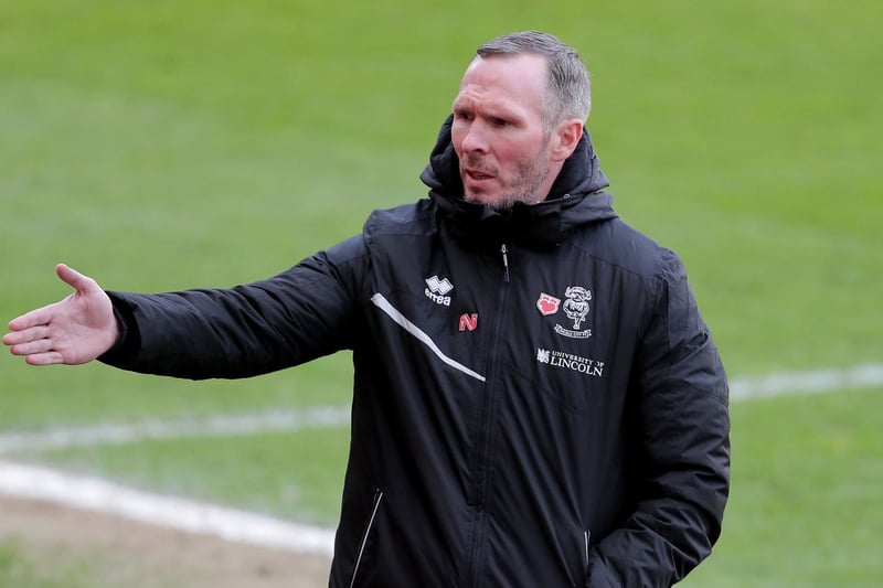 Former PNE midfielder Michael Appleton, currently in charge at Lincoln, is the odds-on favourite for the West Bromwich Albion head coach job. (Sky Bet)