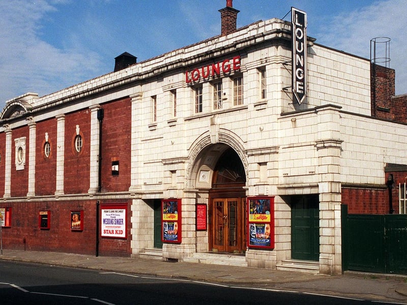 Share your memories of Leeds in June 1998 with Andrew Hutchinson via email at: andrew.hutchinson@jpress.co.uk or tweet him - @AndyHutchYPN