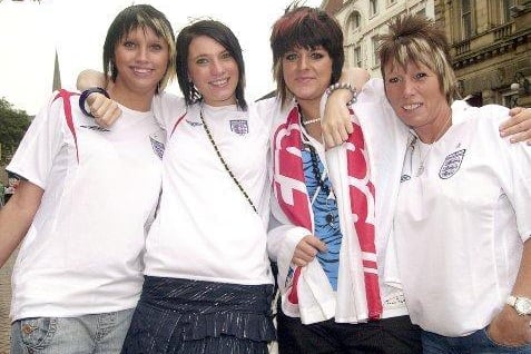England fans Carla, Sally, Rachael and Diane on Westgate for England v Ecuador Sunday 25-06-06 World Cup