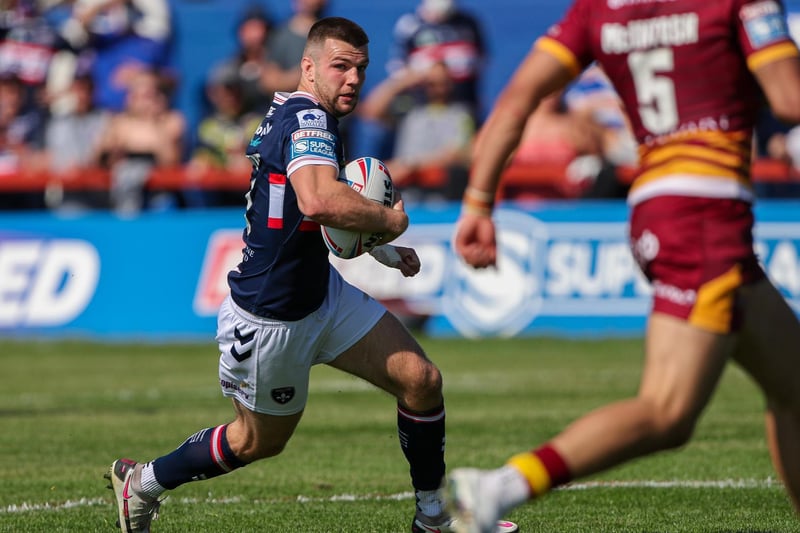 The 24-year-old has spent his entire career at Wakefield, although he has spent time on loan at Dewsbury, Oxford and Newcastle.