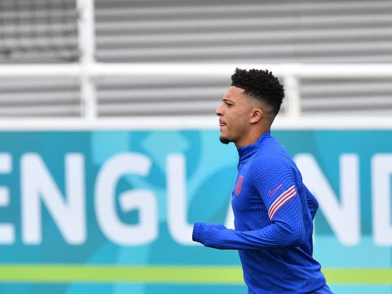 Manchester United are working on a new bid that includes bonuses to try and finally sign England international winger Jadon Sancho from Borussia Dortmund who want around £77.5m to sell him. (Sunday Times)