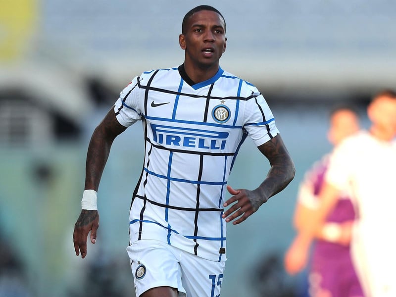 Burnley are trying to sign 35-year-old English defender Ashley Young from Inter Milan by offering a one-year deal plus the option of a further 12 months. Young has also been linked with a return to Watford. (Sunday Mirror).