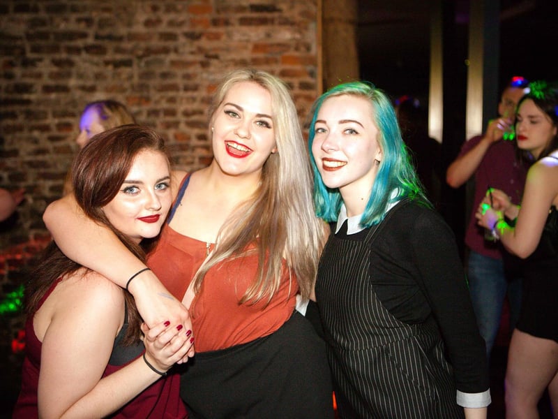 Vanessa, Ellie & Lauren in Blue Lounge.