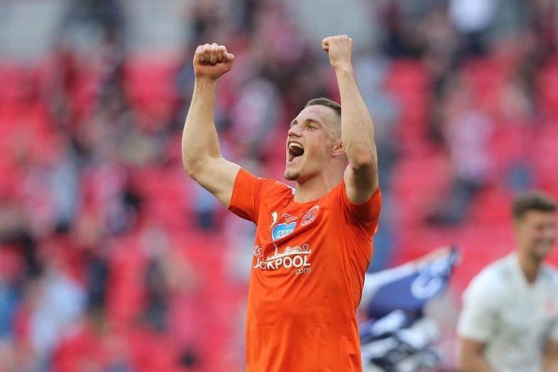 Blackburn are looking at Blackpool striker Jerry Yates as a potential replacement for Adam Armstrong who is set to leave Ewood Park. (Football Insider)

Photo: Camerasport