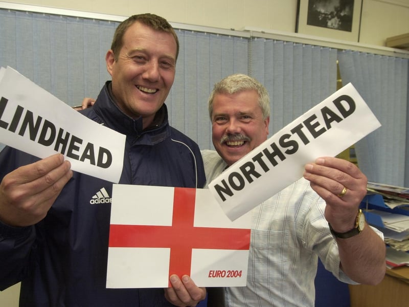 Mitch Cook and Scarborough Evening News sports editor Charles Place draw the teams out for the 2004 event.