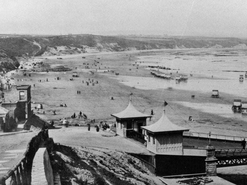The pier, seen here from Albert Road (Chain Hill), was constructed between 1886 and 1890 and pre-dated Royal Albert Drive, which has not yet been built in this photo.