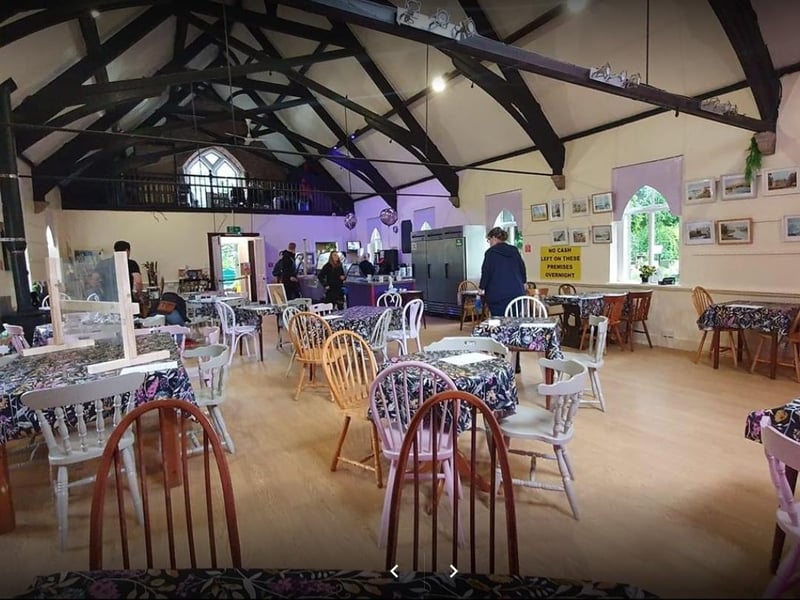 Village Green Tea Room, Sheep House Ln, Rivington, Bolton BL6 7SD
The village green tearooms is situation behind the village green on sheephouse lane rivington. Open 7 days a week, 10am-4pm (serving food until 3pm) cakes thereafter. Large menu available including gluten free/ vegan / vegetarian options. Dogs are welcome with well behaved owners on a lead :)