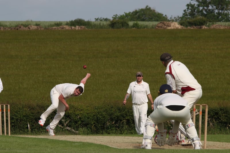 Wykeham 2nds hurl in a delivery at Wold Newton

PHOTOS BY TCF PHOTOGRAPHY