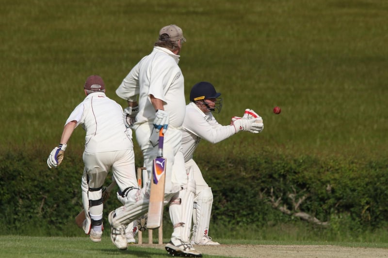 The Wykeham 2nds keeper looks to get a run-out

PHOTOS BY TCF PHOTOGRAPHY