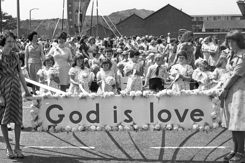 RETRO 1976 - St Paul's Church walk of witness  Goose Green