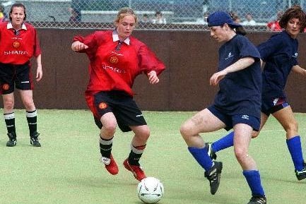 Centenary Cup 1998, North of England Women's five-a-side, South Leeds Stadium,
Wakefield Panthers on the attack against Manchester United "B".