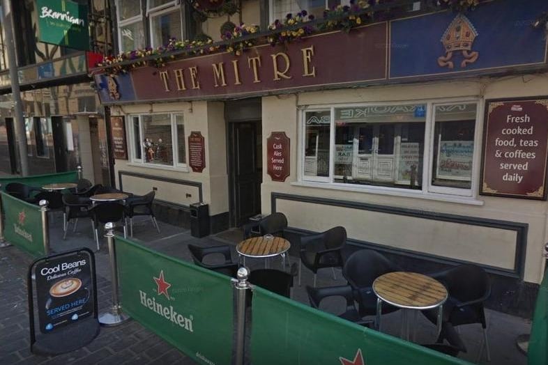 The Mitre / 3 West St / Blackpool / FY1 1HA / 01253 623718