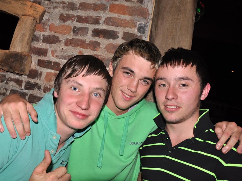 Tom, Nick and Eddie having a Mega time in Blue Lounge.