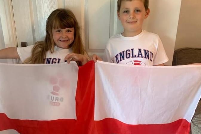 Kelly Snee said: "William and Katie already and excited for the match!"