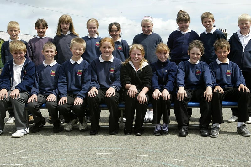 Bowling Green Junior and Infant School year 6 school leavers back in 2005.