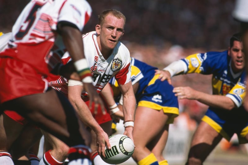 Shaun Edwards of Wigan (centre) about to pass to teammate Martin Offiah (left) during the Silk Cut Challenge Cup final at Wembley Stadium, London, 30th April 1994. Wigan won the match 26-16.