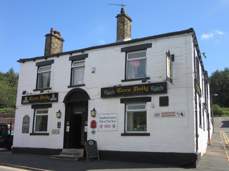 With its whitewashed frontage and outside seating, The Corn Dolly is a popular pub with a great range of cask ales that is situated just up from Bradford Cathedral.