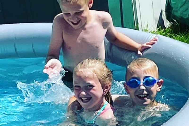 Jekaterina Timofejeva shared her photo of the kids having a splash in the pool.