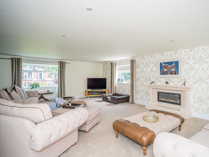 A comfortable and relaxing room with fireplace